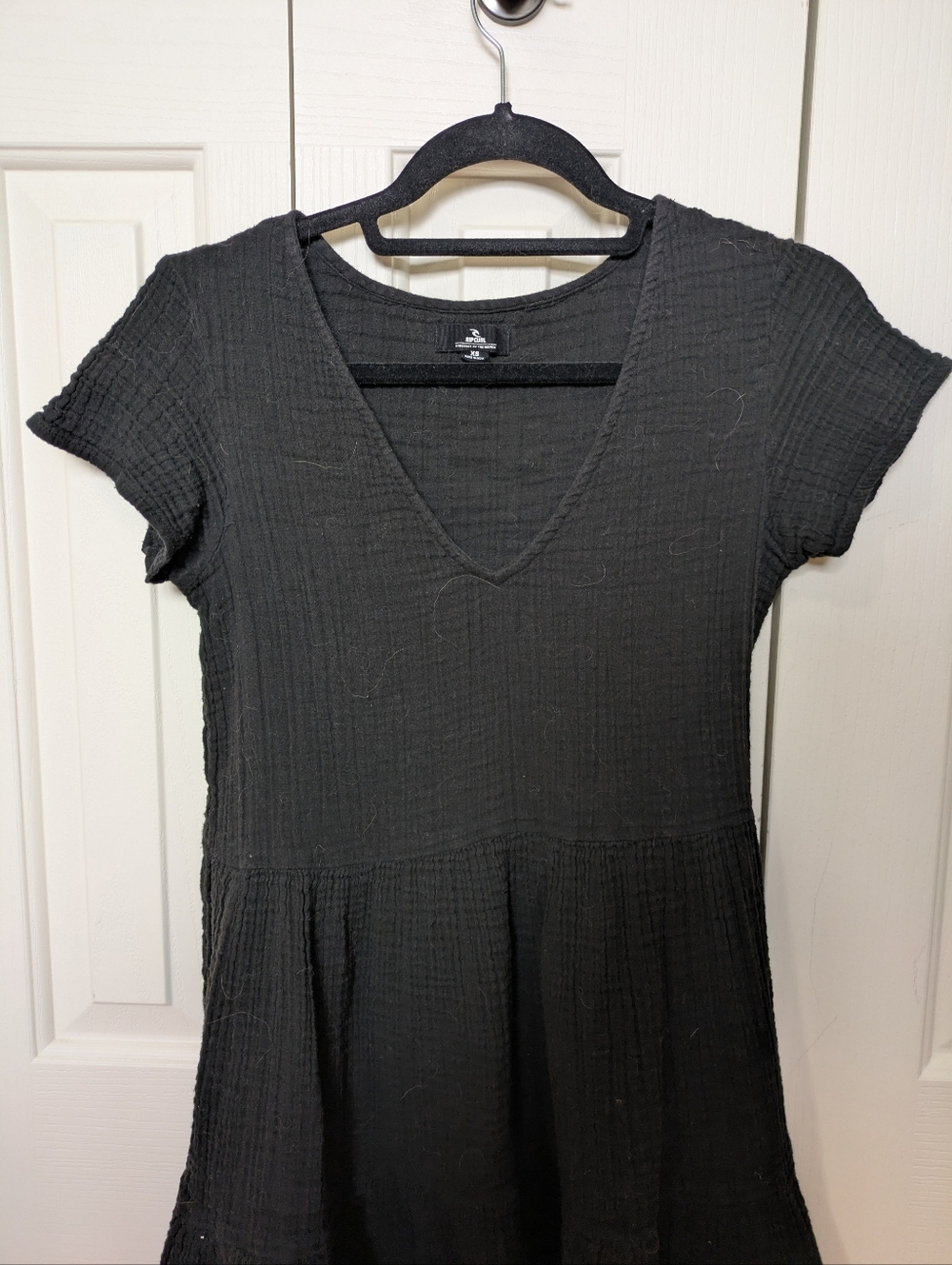 Rip Curl Black V-Neck Textured Short Sleeve Dress